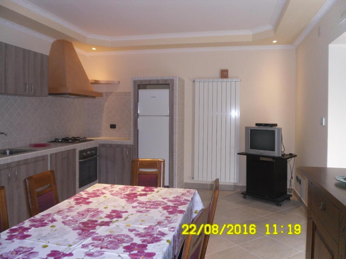Bed And Breakfast Emilia Cagnano Amiterno Exterior foto