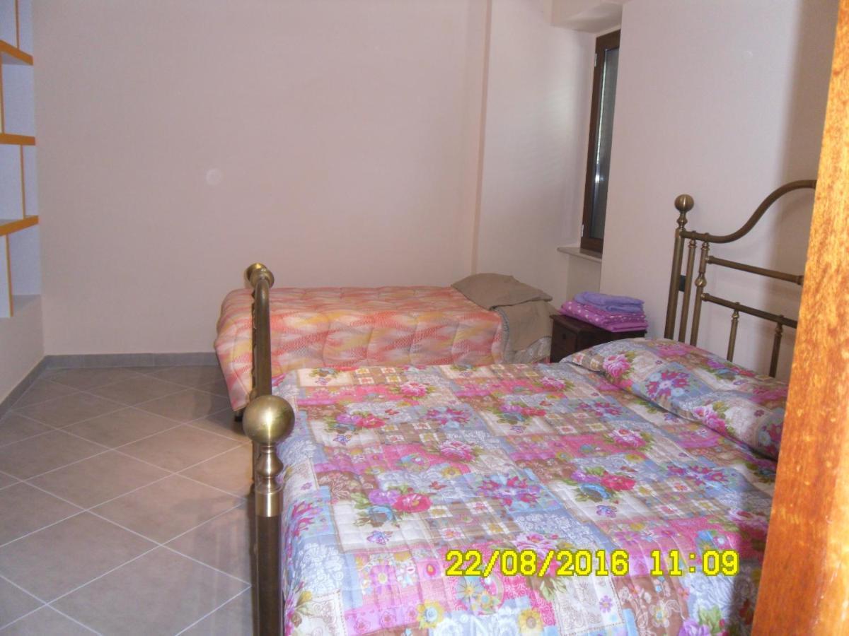 Bed And Breakfast Emilia Cagnano Amiterno Exterior foto