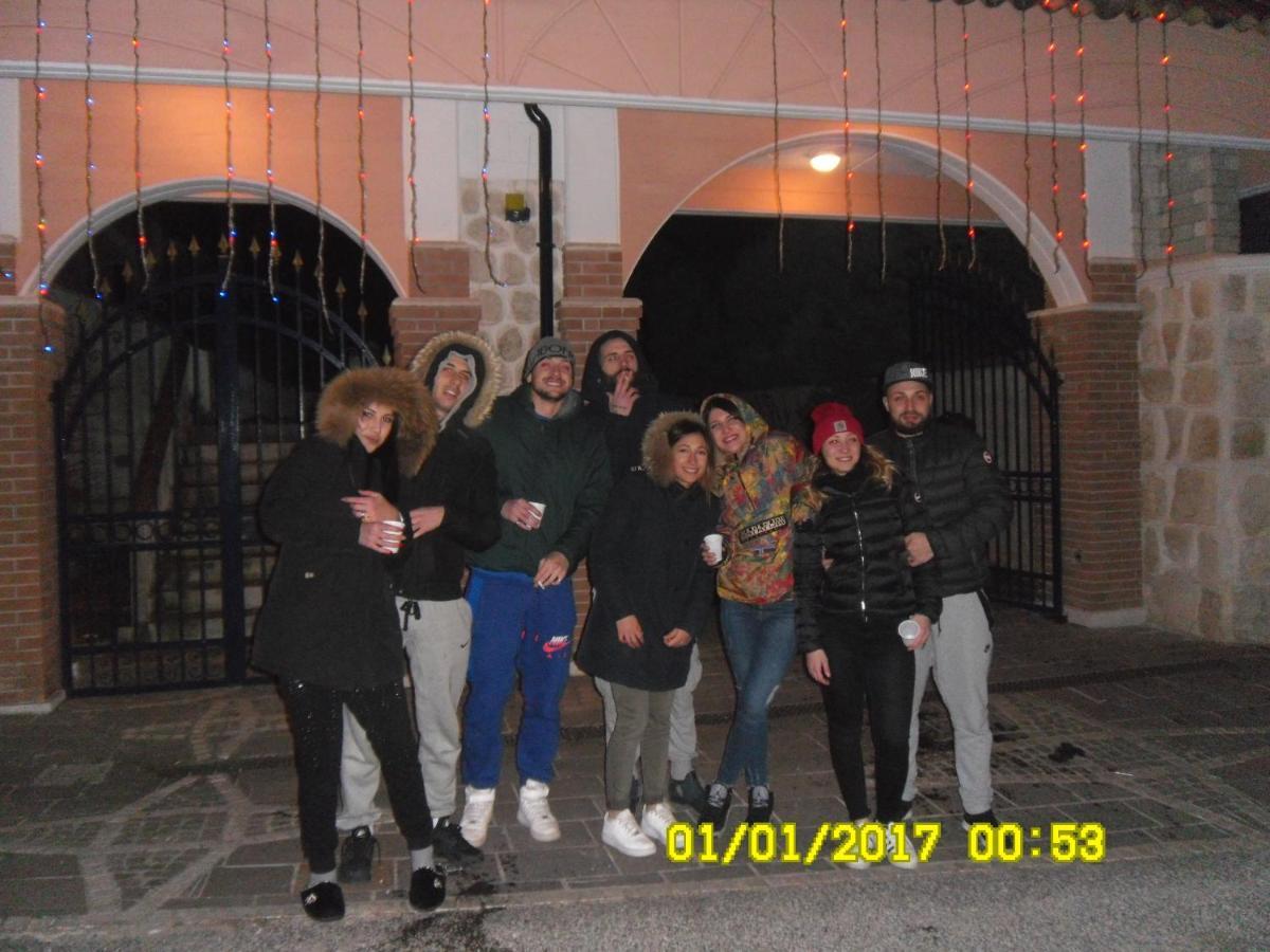 Bed And Breakfast Emilia Cagnano Amiterno Exterior foto