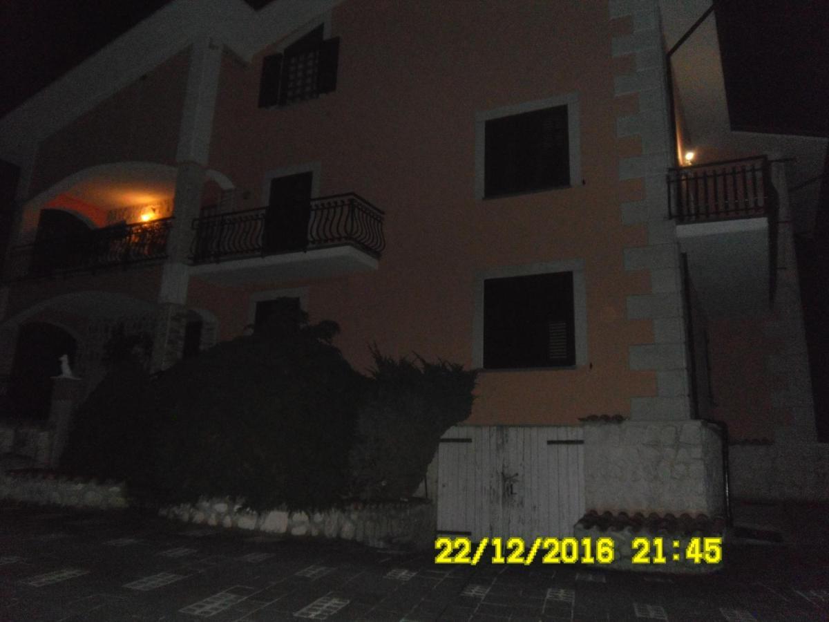 Bed And Breakfast Emilia Cagnano Amiterno Exterior foto