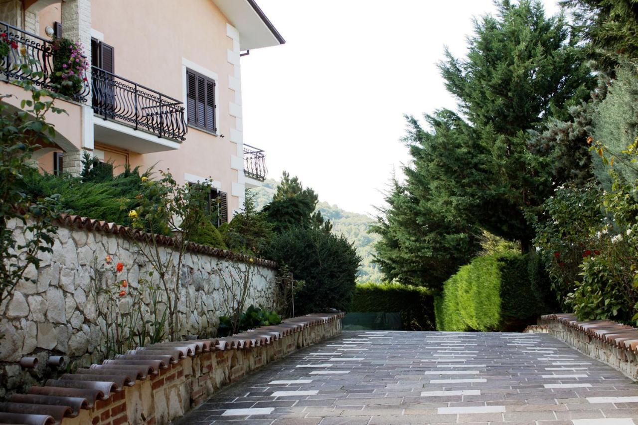 Bed And Breakfast Emilia Cagnano Amiterno Exterior foto