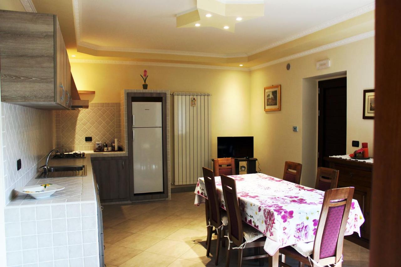 Bed And Breakfast Emilia Cagnano Amiterno Exterior foto