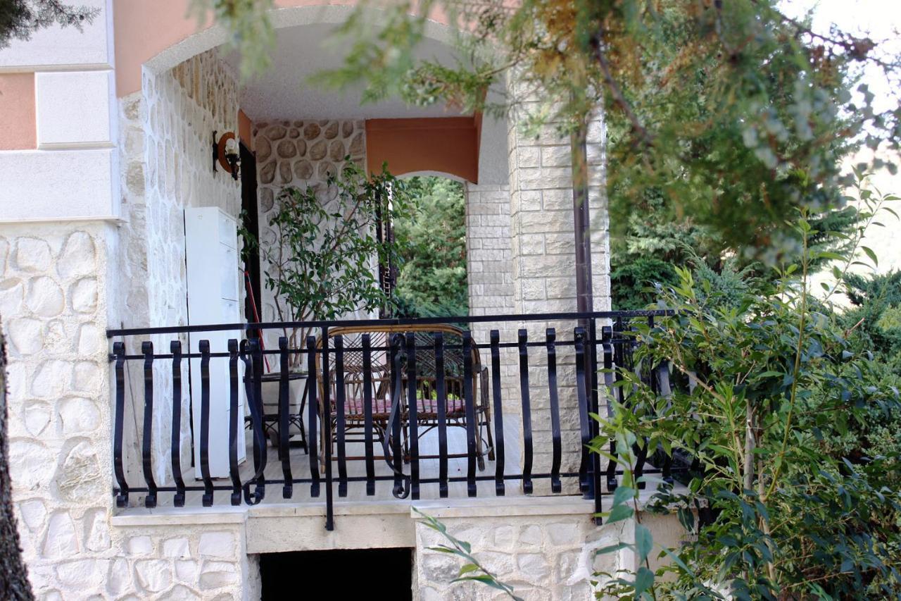 Bed And Breakfast Emilia Cagnano Amiterno Exterior foto